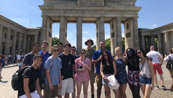 Students in front of the Brandenburg Gate in Berlin
